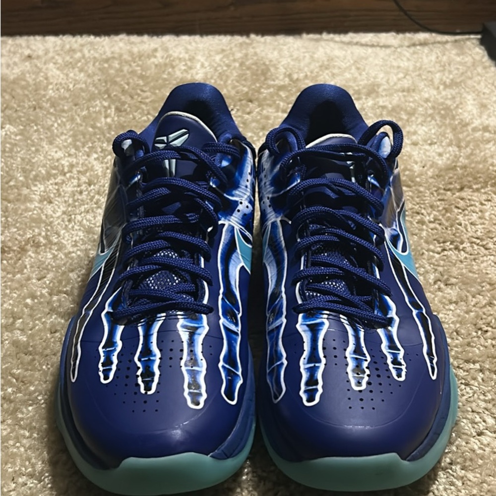 Nike Men's Blue and White Athletic Shoes